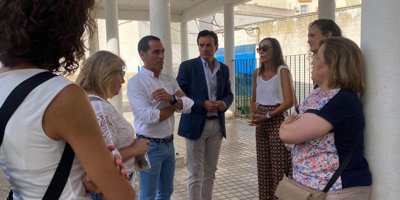 El delegado visita junto al alcalde los terrenos del CEIP Ruiz Jiménez que acogerán la nueva sede del Conservatorio de Danza de Jaén