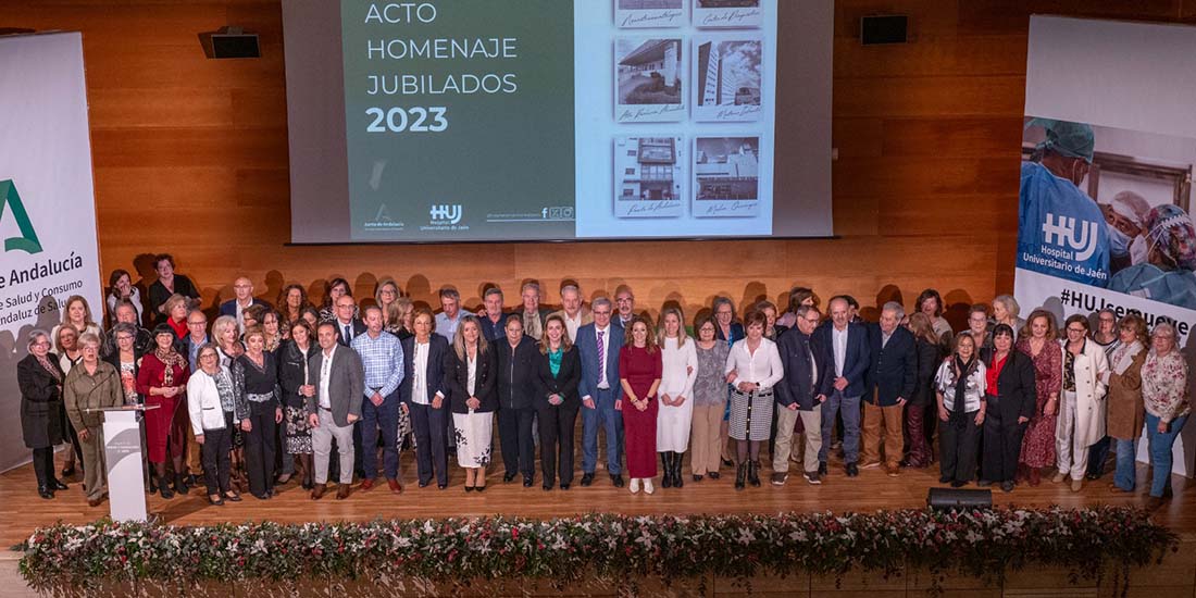 El Hospital Universitario de Jaén rinde homenaje a 115 profesionales jubilados en 2023