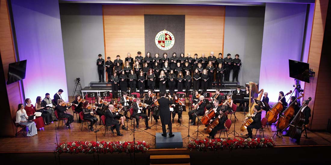 Concierto benéfico de la Orquesta y el Coro de la Universidad de Jaén ‘Caminos de luz: un viaje musical hacia la Navidad’