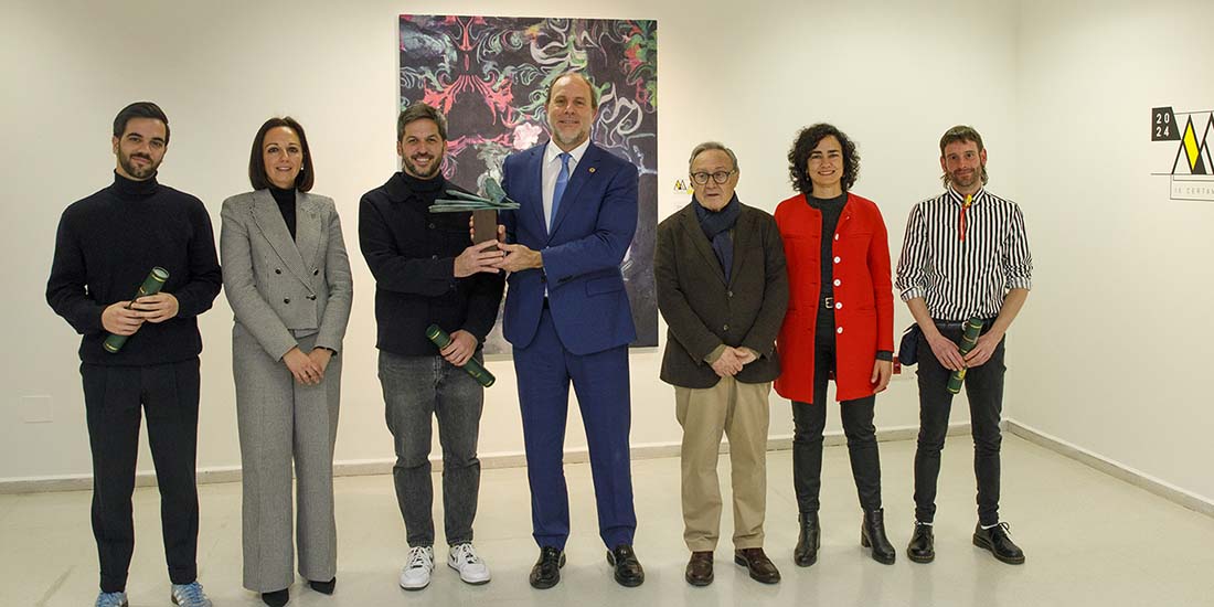 La obra ‘Dos Rosas’, de José Carlos Naranjo Bernal, se alza con el IX Certamen Internacional de Pintura Manuel Ángeles Ortiz 2024 de la UJA